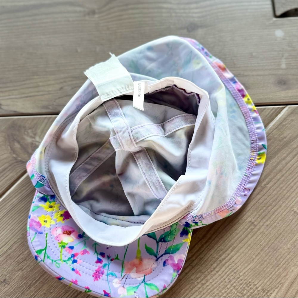 H&M l Sun Cap l UPF 50 l Purple Floral l Size: 2T-4T - Picture 2 of 4